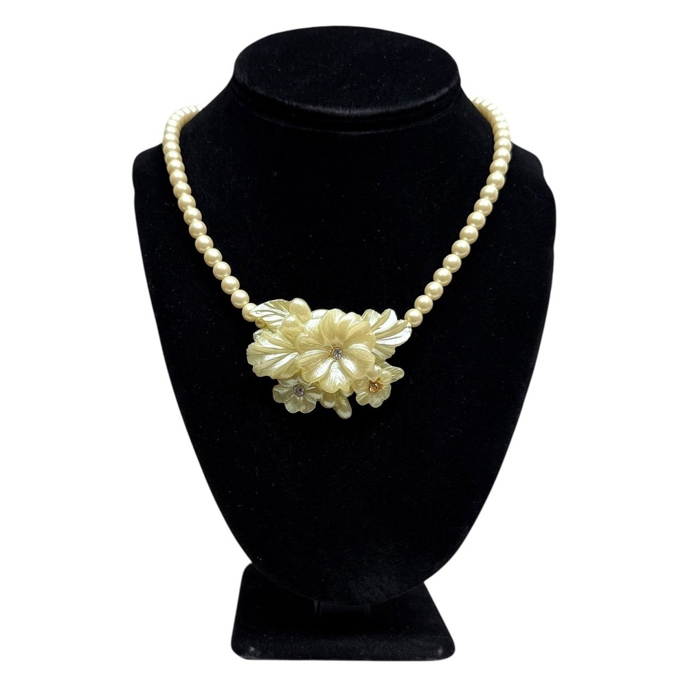 Faux Resin Pearl Flower Rhinestone Statement Necklace Fashion Jewelry 8.5 in L